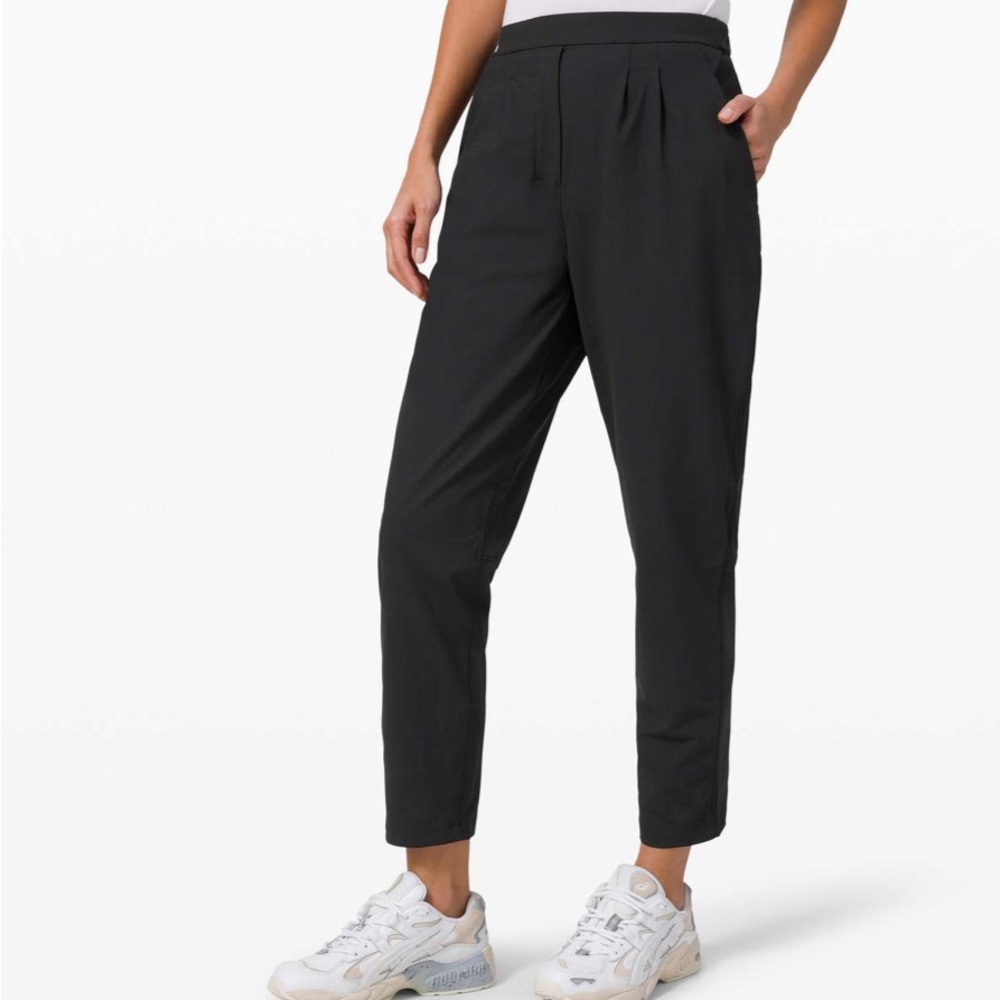 NWOT Lululemon Essential High-Rise Trouser